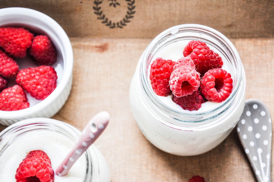 Tiny Spoon Rezepte - Vanille-Milchpudding mit Himbeeren