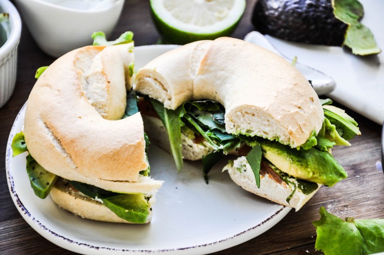 Tiny Spoon - Lachs-Avocado-Bagel