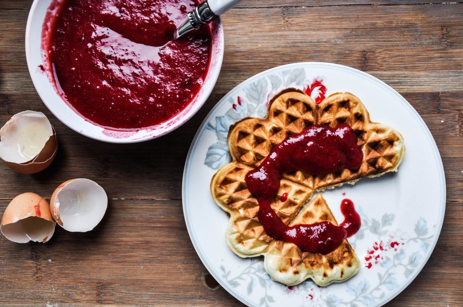 Tiny Spoon Rezepte - Waffeln mit brauner Butter & Pflaumensauce