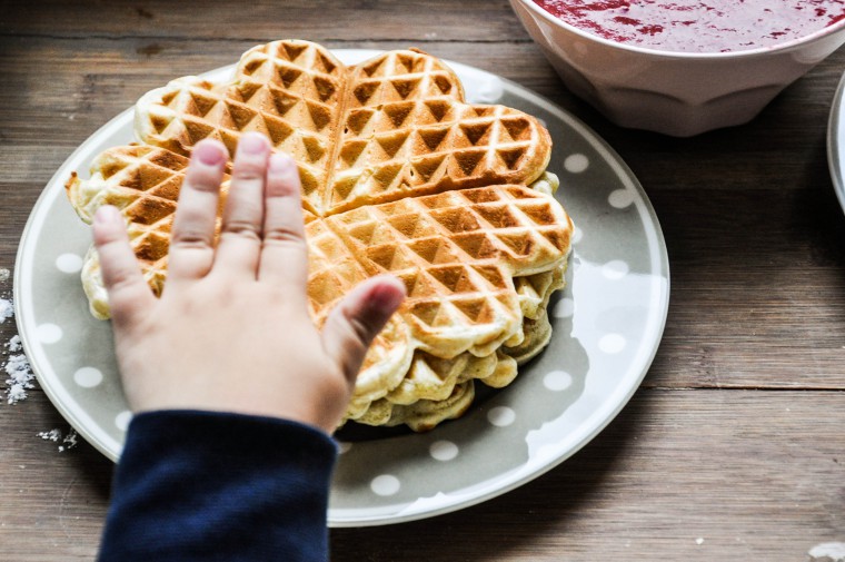 Tiny Spoon - Waffeln mit brauner Butter & Pflaumensauce