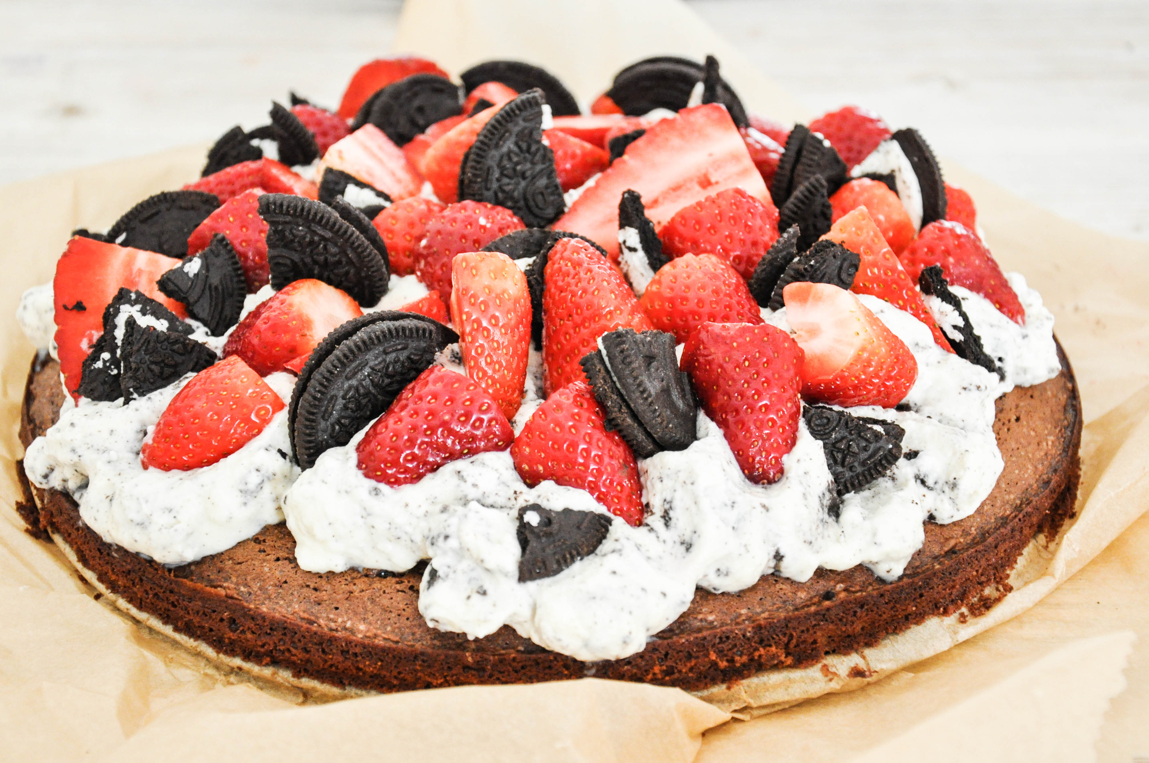 Oreo-Erdbeer-Schokokuchen