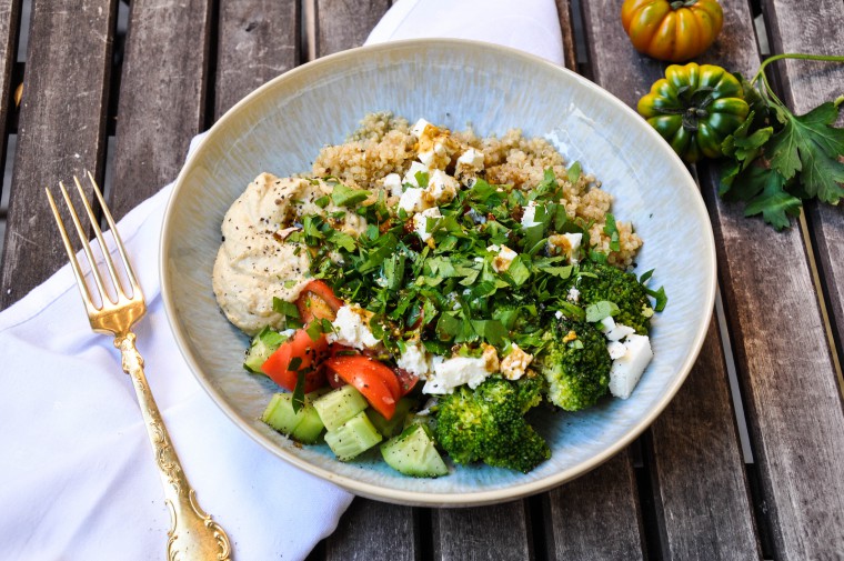 Tiny Spoon - Griechische Quinoa-Bowl