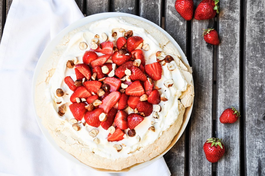 Tiny Spoon Rezepte - Pavlova mit Erdbeeren