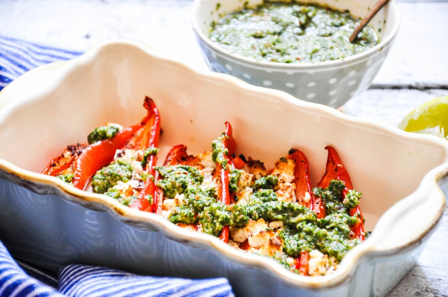 Tiny Spoon Rezepte - Paprika-Bötchen mit Feta & Chimichurri