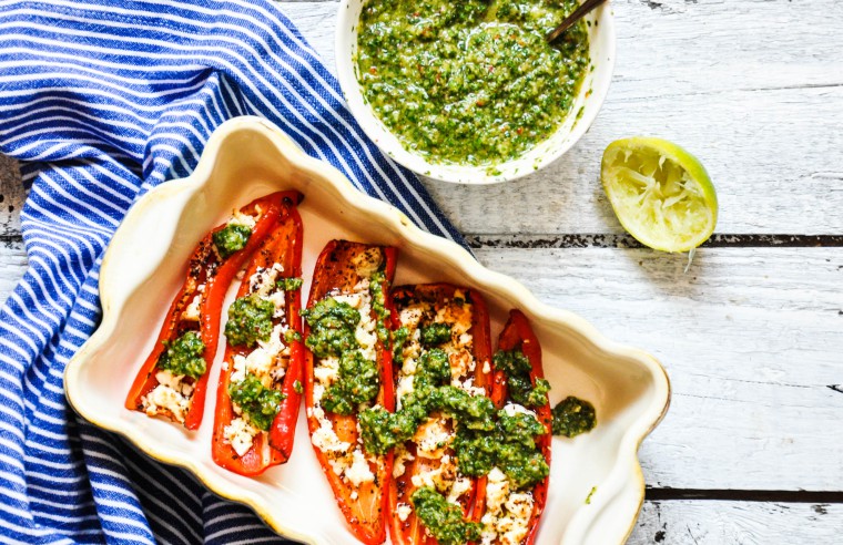 Tiny Spoon - Paprika-Bötchen mit Feta & Chimichurri