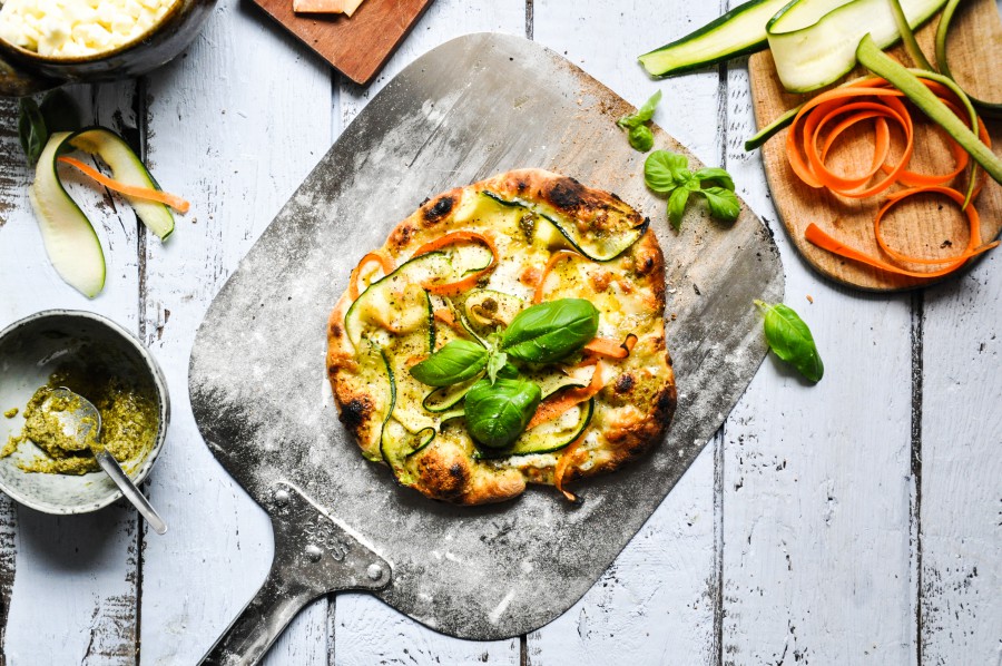 Tiny Spoon Rezepte - Gemüse-Pizza mit Fontina-Käse & Pesto